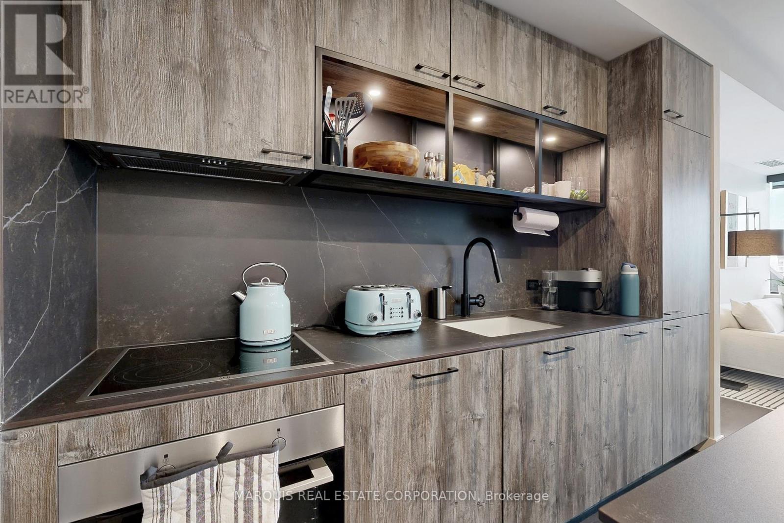 1222 0 Parking 505 Richmond Street W