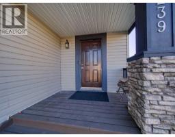 Kitchen - 239 Sagewood Drive, Airdrie, AB T4B3A7 Photo 5