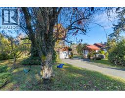 Primary Bedroom - 681 Turner Rd, Parksville, BC V9P1T7 Photo 3