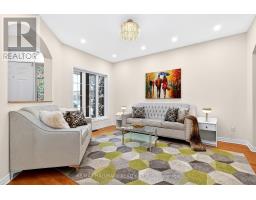 Living room - 143 Borealis Crescent, Ottawa, ON K1K4T9 Photo 4