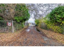 174 176 Street, Surrey, BC V3S9S4 Photo 2