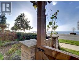105 5160 Davis Bay Road, Sechelt, BC V7Z0H3 Photo 4