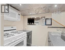 Kitchen - 3315 Tecumseh Road East, Windsor, ON N8W1H4 Photo 4