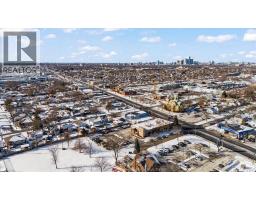 Living room - 3315 Tecumseh Road East, Windsor, ON N8W1H4 Photo 3