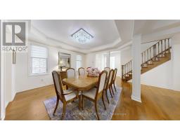 Kitchen - 98 Fitzmaurice Drive, Vaughan, ON L6A4X6 Photo 4