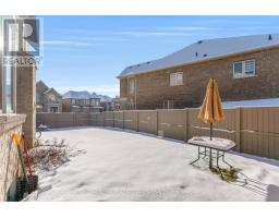 Living room - 15 Farringdon Crescent, Brampton, ON L7A4Z5 Photo 5