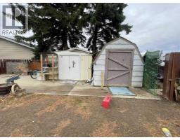 Living room - 1020 1 Street W, Kindersley, SK S0L1S0 Photo 2