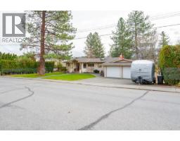Family room - 2398 Reid Avenue, Merritt, BC V1K1H6 Photo 4