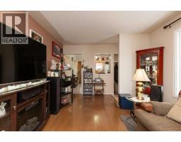 4pc Bathroom - 602 27 Street N, Lethbridge, AB T1H3W7 Photo 5