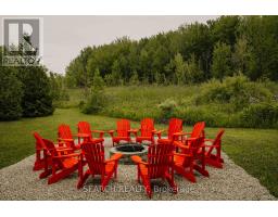 Games room - 014104 Bruce County Road 10 Road, Brockton, ON N0G1S0 Photo 3