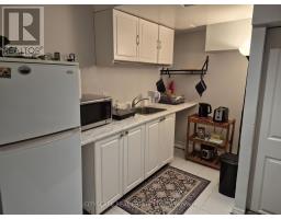 3072 Caulfield Crescent, Mississauga, ON L5M6J7 Photo 3