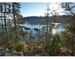 7643 Cove Beach Road, Halfmoon Bay, BC V7Z1C3 Photo 5