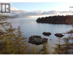 7643 Cove Beach Road, Halfmoon Bay, BC V7Z1C3 Photo 2