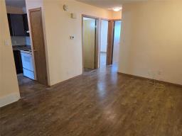 616 Spruce Bay, Portage La Prairie, MB R1N3L6 Photo 3