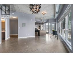 Bathroom - 203 1 Victoria Street S, Kitchener, ON N2G0B5 Photo 4