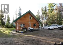 Primary Bedroom - 7629 Mountain Drive, Anglemont, BC V0E1M8 Photo 3