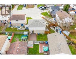 Laundry room - 9318 Bayswater Court, Windsor, ON N8S4L1 Photo 2