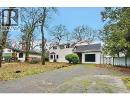 Bedroom - 1826 Cedar Hill Cross Rd, Saanich, BC V8P2R4 Photo 3