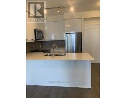 1620 35 Watergarden Drive, Image 2