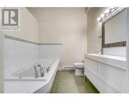 Living room - 243 Pelham Street, Lunenburg, NS B0J2C0 Photo 2