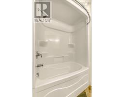 Kitchen - 243 Pelham Street, Lunenburg, NS B0J2C0 Photo 4