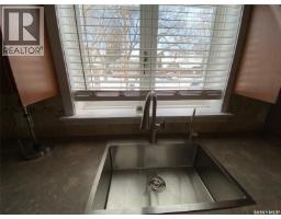 Living room - 100 Third Avenue N, Yorkton, SK S3N1C3 Photo 2