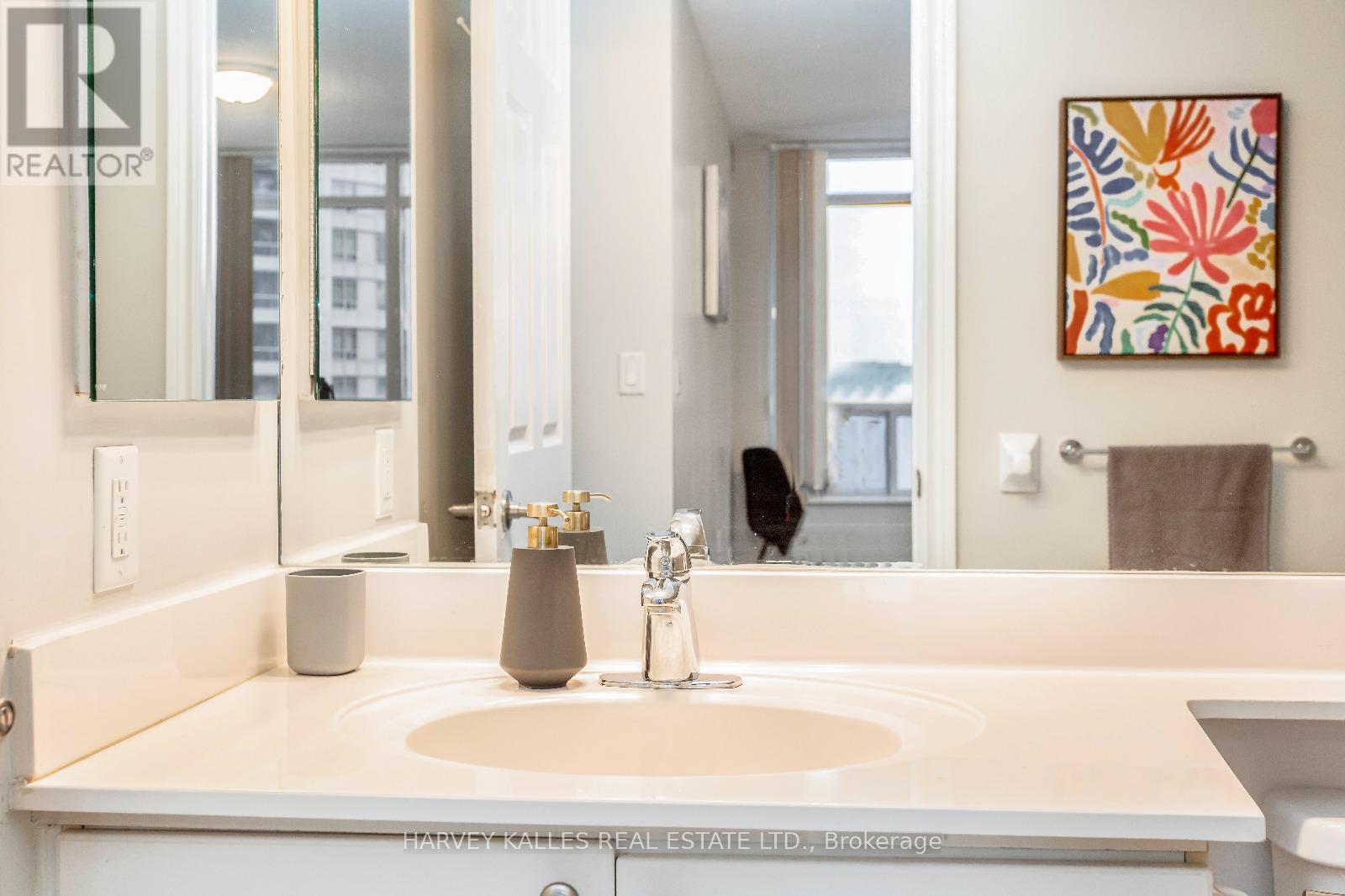 1626 3888 Duke Of York Boulevard