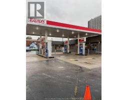 92 Erie, Windsor, ON N9A3W6 Photo 5