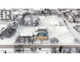 500 Coteau Street W, Moose Jaw, SK S6H5E3 Photo 5