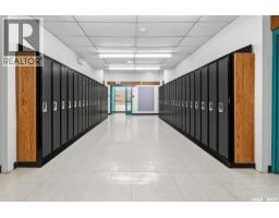 500 Coteau Street W, Moose Jaw, SK S6H5E3 Photo 4