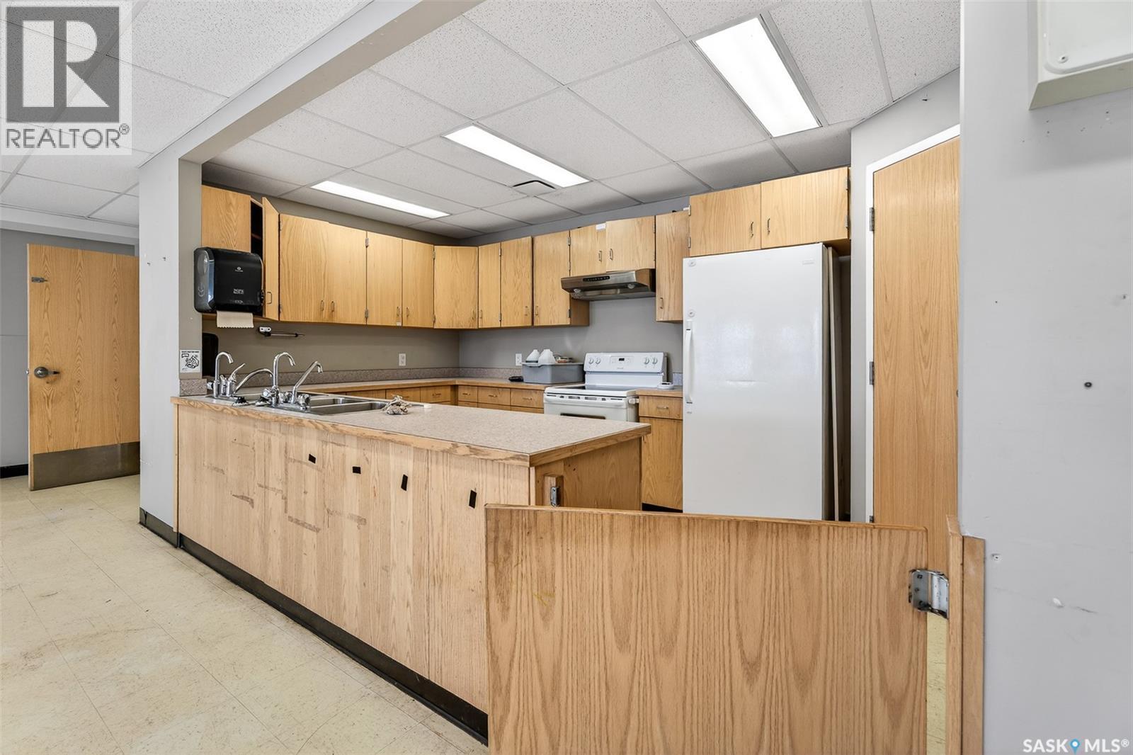 1100 Currie Crescent