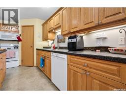 Dining room - 4 257 Fairford Street W, Moose Jaw, SK S6H1V5 Photo 4