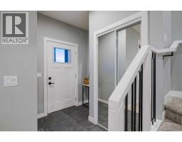 Kitchen - 957 West Lakeview Drive, Chestermere, AB T1X2N3 Photo 2