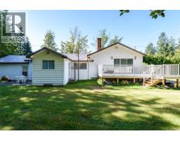 Kitchen - 7602 Island Hwy N, Black Creek, BC V9J1G3 Photo 3