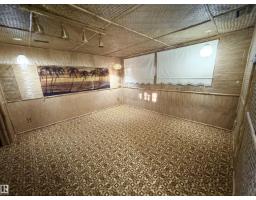 Family room - 8507 35 Av Nw, Edmonton, AB T6K0C1 Photo 4