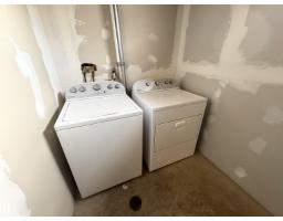 Kitchen - 8507 35 Av Nw, Edmonton, AB T6K0C1 Photo 3