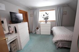 Living room - 74 1st Street Nw, Carman, MB R0G0J0 Photo 5