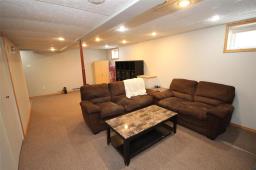 Bedroom - 74 1st Street Nw, Carman, MB R0G0J0 Photo 3