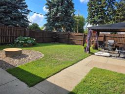 Bedroom - 74 1st Street Nw, Carman, MB R0G0J0 Photo 2