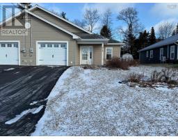 Living room - 378 Glen Allan Drive, Bridgewater, NS B4V0A9 Photo 2