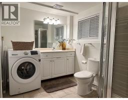 Primary Bedroom - 995 Graf Road, Kelowna, BC V1P1C1 Photo 4