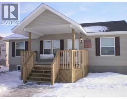 Primary Bedroom - 23 Cherry Lane Se, Three Hills, AB T0M2A0 Photo 4