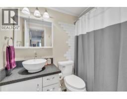 Bedroom - 803 Fairview Road Unit 312, Penticton, BC V2A5Y7 Photo 5