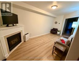 Primary Bedroom - 179 Warwick Crescent, Newmarket, ON L3X2S3 Photo 4