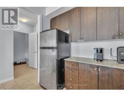 Bedroom 2 - 9 9601 Jane Street, Vaughan, ON L6A4G5 Photo 5