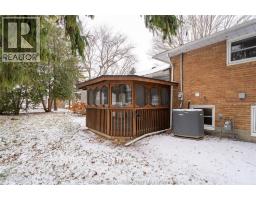 2pc Bathroom - 15 Detroit Drive, Chatham, ON N7M2M2 Photo 3