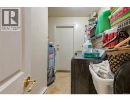 Bedroom - 1975 Highland Rd, View Royal, BC V9B6H8 Photo 5