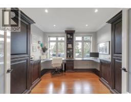 518 E 16th Street, North Vancouver, BC V7L2T6 Photo 2