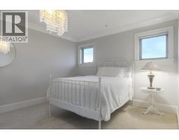 518 E 16th Street, North Vancouver, BC V7L2T6 Photo 5