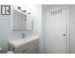 Bedroom - 255 Northlake Drive Unit 27, Waterloo, ON N2V1Z2 Photo 2